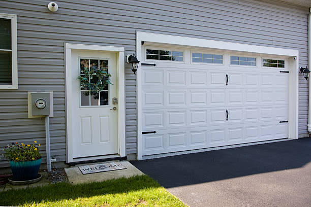 24/7 Emergency Garage Door Panel Replacement experts in Valhalla, NY